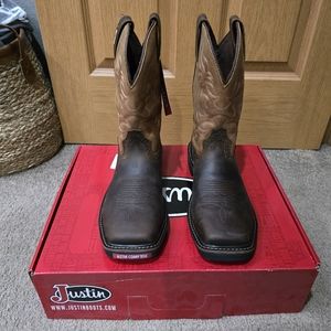 Justin boots square toe  steel toe 8.5EE (new in a box)